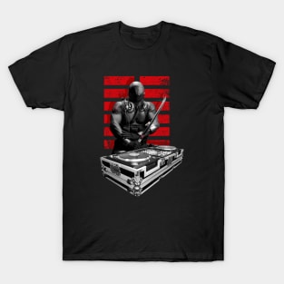 SNAKE EYES ON THE TURNTABLES T-Shirt